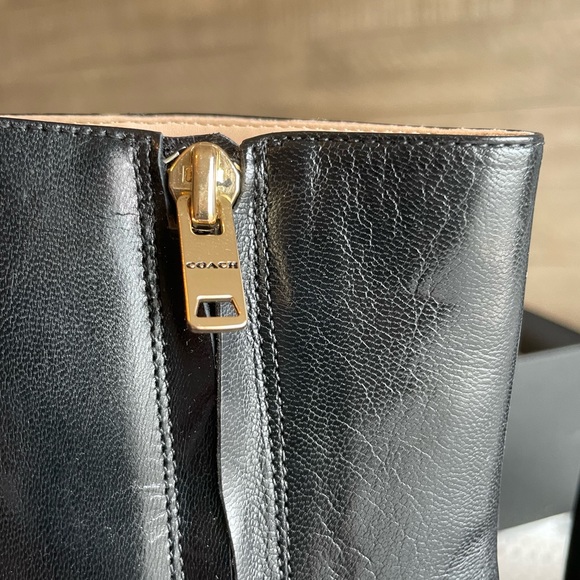 beautiful Coach  boots, new in the box. reduced price. size 7 - Picture 6 of 7